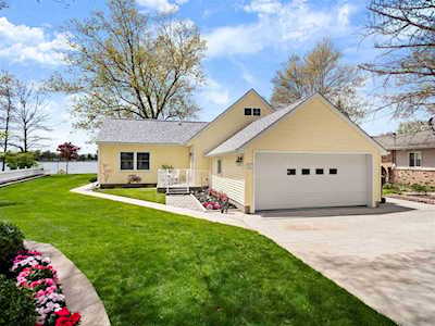 543 E Lake View Road Syracuse, IN 46567