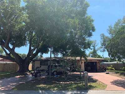 10360 Blossom Lake Dr Seminole, FL 33772