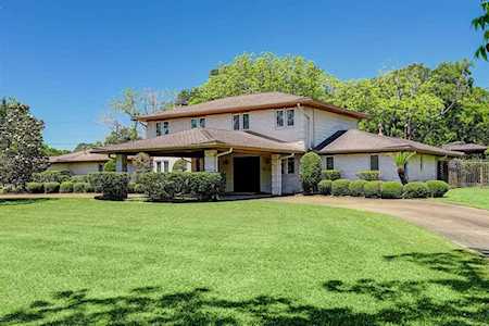 301 Clearview Ave Friendswood, TX 77546