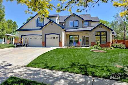 327 E Rockingham Dr Eagle, ID 83616
