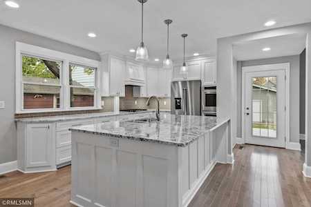 1350 Laurel Avenue Saint Paul, MN 55104