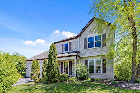 1034 Big Eagle Trl Carol Stream, IL 60188