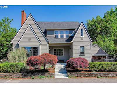 5545 NE Halsey St Portland, OR 97213