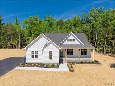 3640 E Rocketts Ridge Rd Sandy Hook, VA 23153