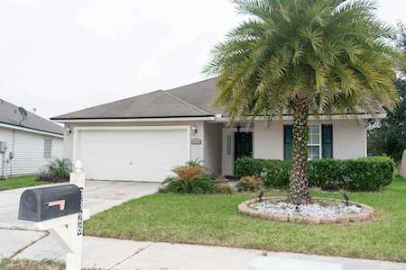 9326 Daniels Mill Dr Jacksonville, FL 32244