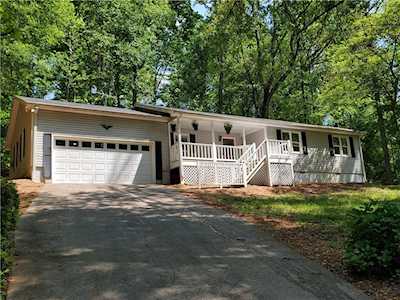 219 Mohawk Trl Suwanee, GA 30024