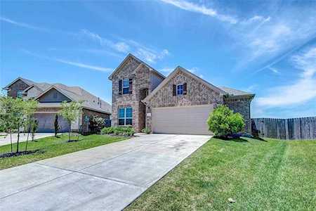 302 Morning Cypress Ln La Marque, TX 77568