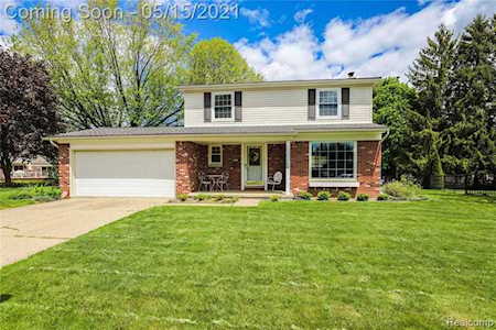 15594 Hix Ct Livonia, MI 48154