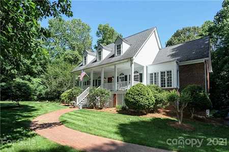 816 Spring Oaks Dr Matthews, NC 28104