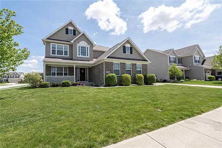 7805 Hedgehop Dr Zionsville, IN 46077