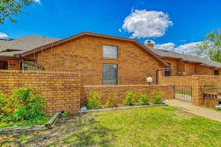 1899 Saddleback Blvd #28 Norman, OK 73072