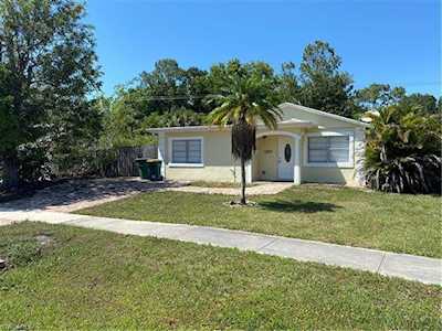 2839 Poinciana St Naples, FL 34105