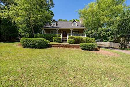 1071 Whistle Dr Austell, GA 30106