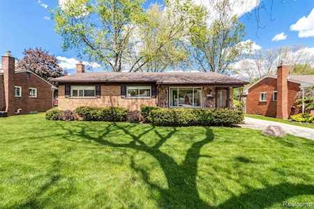 41312 S Greenbriar Lane Ln Plymouth Twp, MI 48170