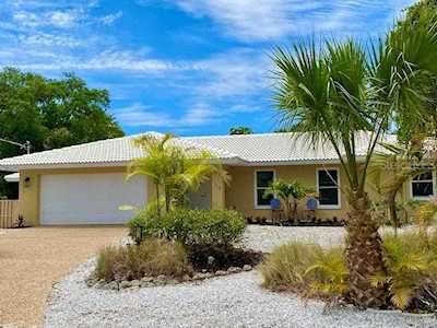 718 Birdsong Ln Sarasota, FL 34242
