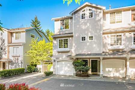 2030 132nd Ave SE #302 Bellevue, WA 98005