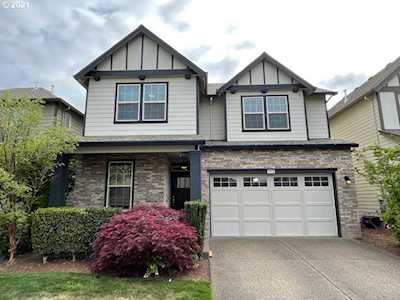 182 NE Greenridge Ter Hillsboro, OR 97124
