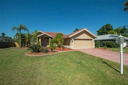 4011 72nd Ave E Sarasota, FL 34243