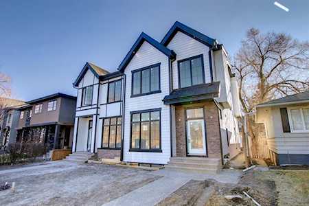 2039 43 Ave SW Calgary, AB T2T 2N3