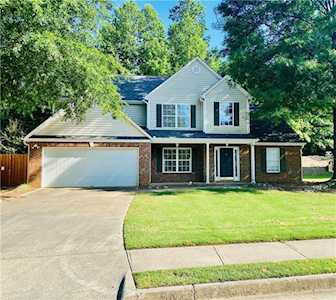 187 Garden Manor Ct Loganville, GA 30052