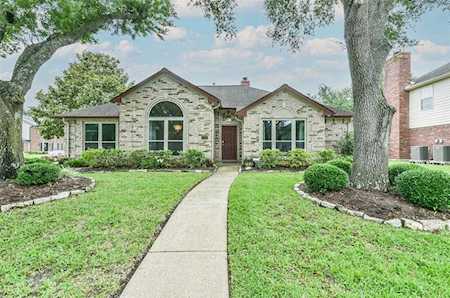 4266 Armand View Dr Pasadena, TX 77505