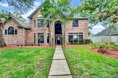 217 Oak Creek Dr League City, TX 77573
