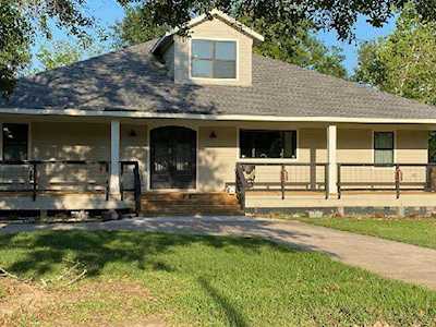 208 N Shirley Street St Alvin, TX 77511