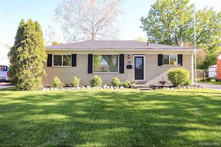 33334 Hunter Ave Westland, MI 48185