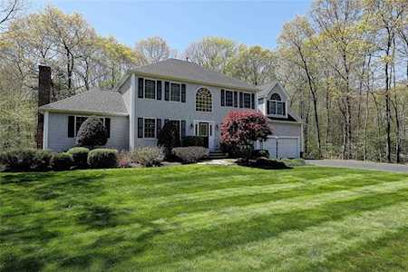 3 Lantern Brook Dr Lincoln, RI 02865