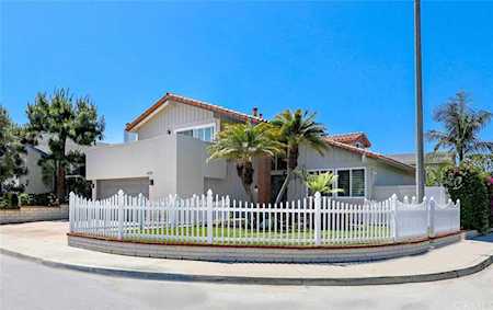 4124 Birchwood Seal Beach, CA 90740