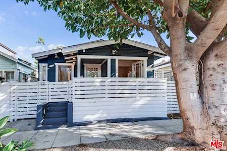 1121 Cabrillo Ave Venice, CA 90291