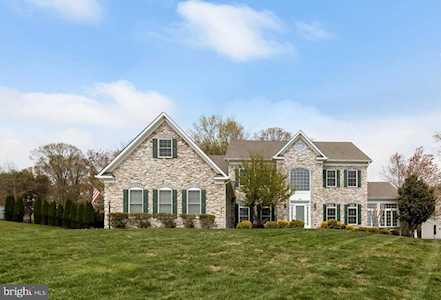 1612 Carnoustie Dr Pasadena, MD 21122