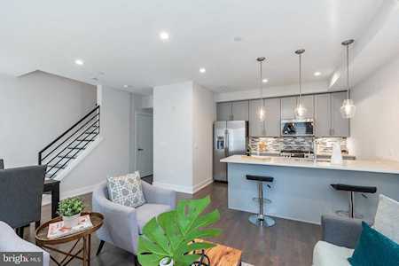 2563 Grays Ferry Ave #4 Philadelphia, PA 19146