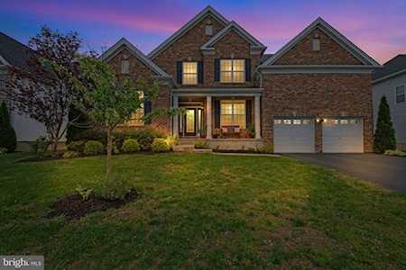 8 Lenmore Ct Monroe Township, NJ 08831