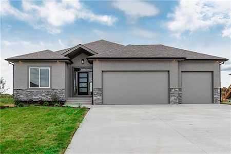 27808 E 134th St Lee's Summit, MO 64086