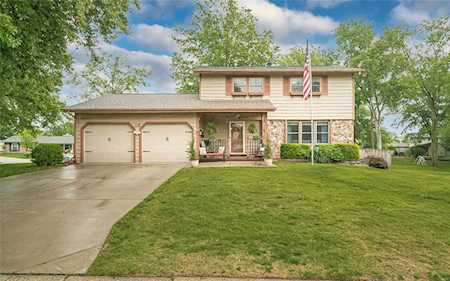 13 Trail Oaks Dr St Peters, MO 63376