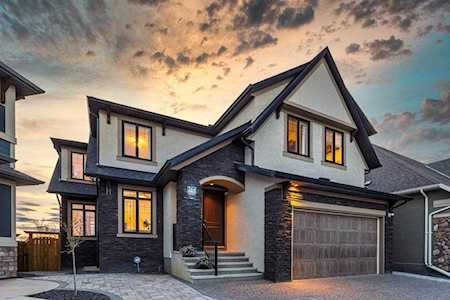 264 Masters Cove SE Calgary, AB T3M 2N8