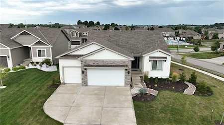 9023 SE 1st Street Ct Blue Springs, MO 64064