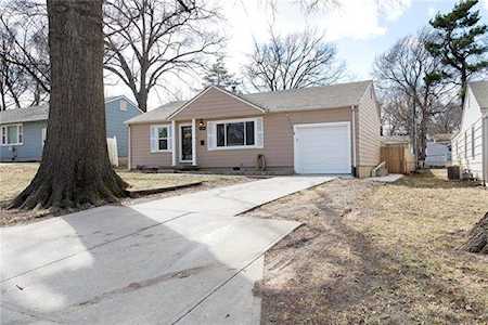 6320 Riley St Overland Park, KS 66202