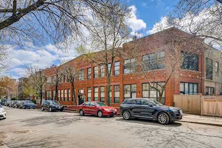 1111 W Cornelia Ave #203 Chicago, IL 60657