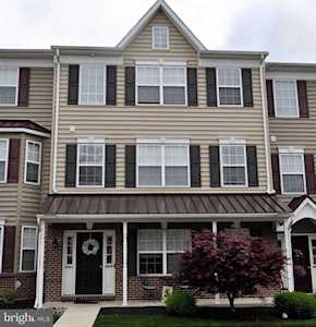 2049 Morgan Hill Dr Pennsburg, PA 18073