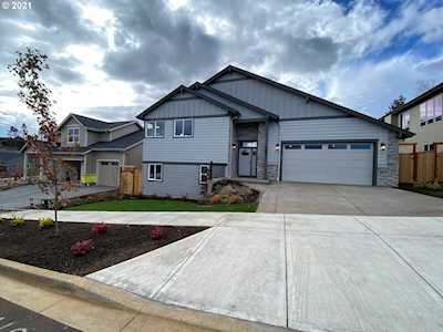 5669 SE Mt Rushmore St #27 Salem, OR 97306