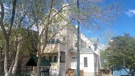 708 2 Ave NW #2 Calgary, AB T2N 0E3