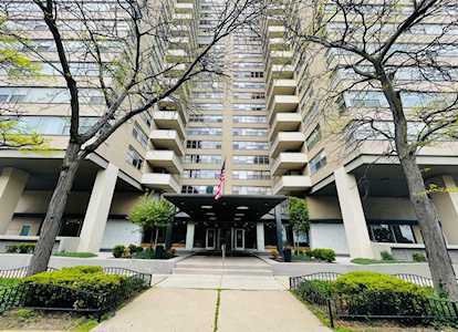 6301 N Sheridan Rd #5P Chicago, IL 60660