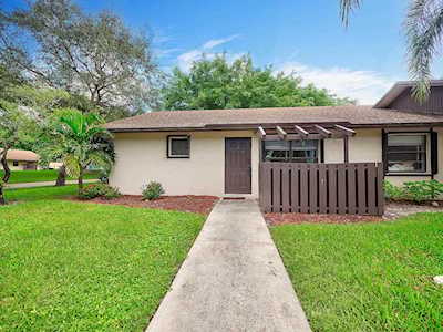 1 Via De Casas Norte Boynton Beach, FL 33426