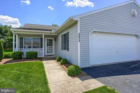 4013 Woodspring Ln York, PA 17402
