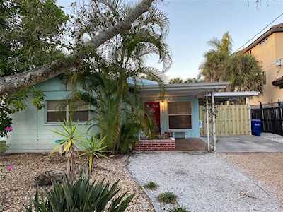 684 Treasure Boat WAY Sarasota, FL 34242