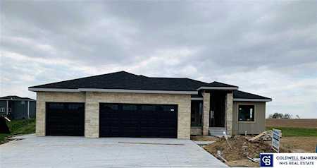 820 N 11 Circle Springfield, NE 68116
