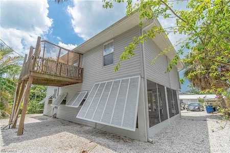 128 Eucalyptus Ct Fort Myers Beach, FL 33931