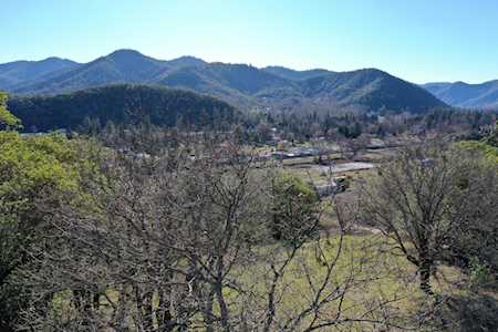 TL1000 N Seventh Ave Gold Hill, OR 97525